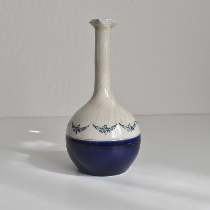 Antique vase, Pont-des-Vernes