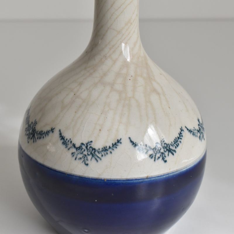 Antique vase, Pont-des-Vernes