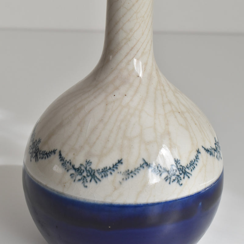 Antique vase, Pont-des-Vernes