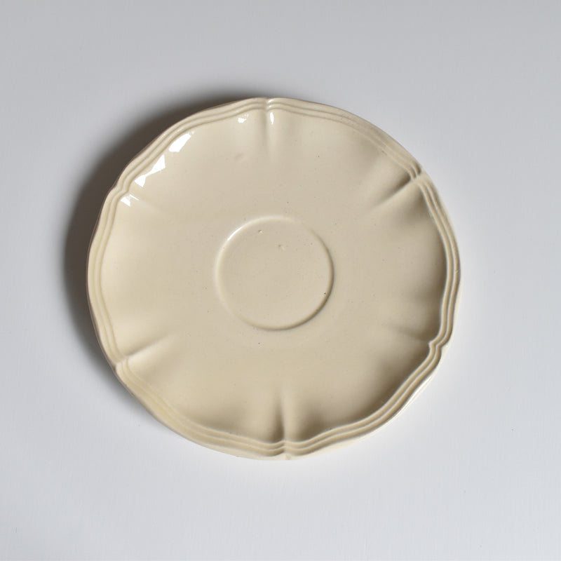Vintage teacup and saucer, Digoin & Sarreguemines Ivoire, Scalloped edge, B