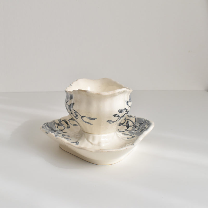 Antique Sauce Boat Longchamp Vellada (Mistletoe)