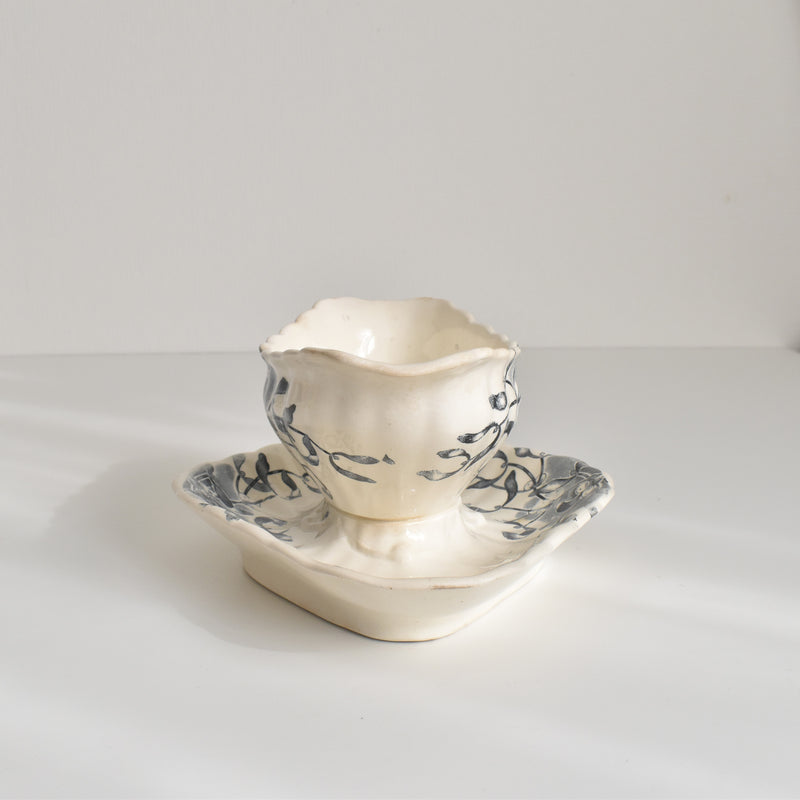Antique Sauce Boat Longchamp Vellada (Mistletoe)