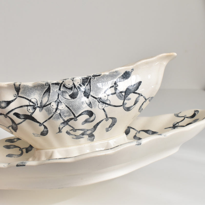 Antique Sauce Boat Longchamp Vellada (Mistletoe)