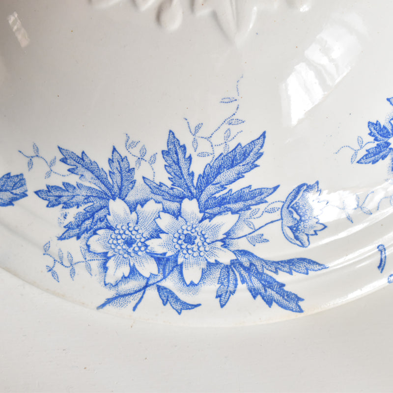 Antique soup tureen, Saint-Amand Anémone