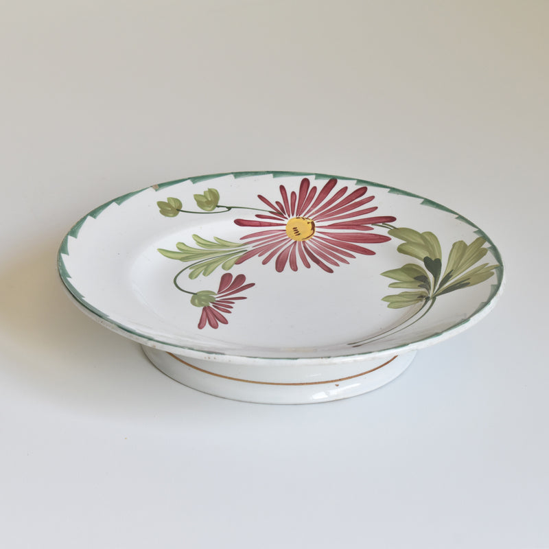 Saint Amand et Hamage窯(サンタマン）のヴィンテージ脚付きプレートです。