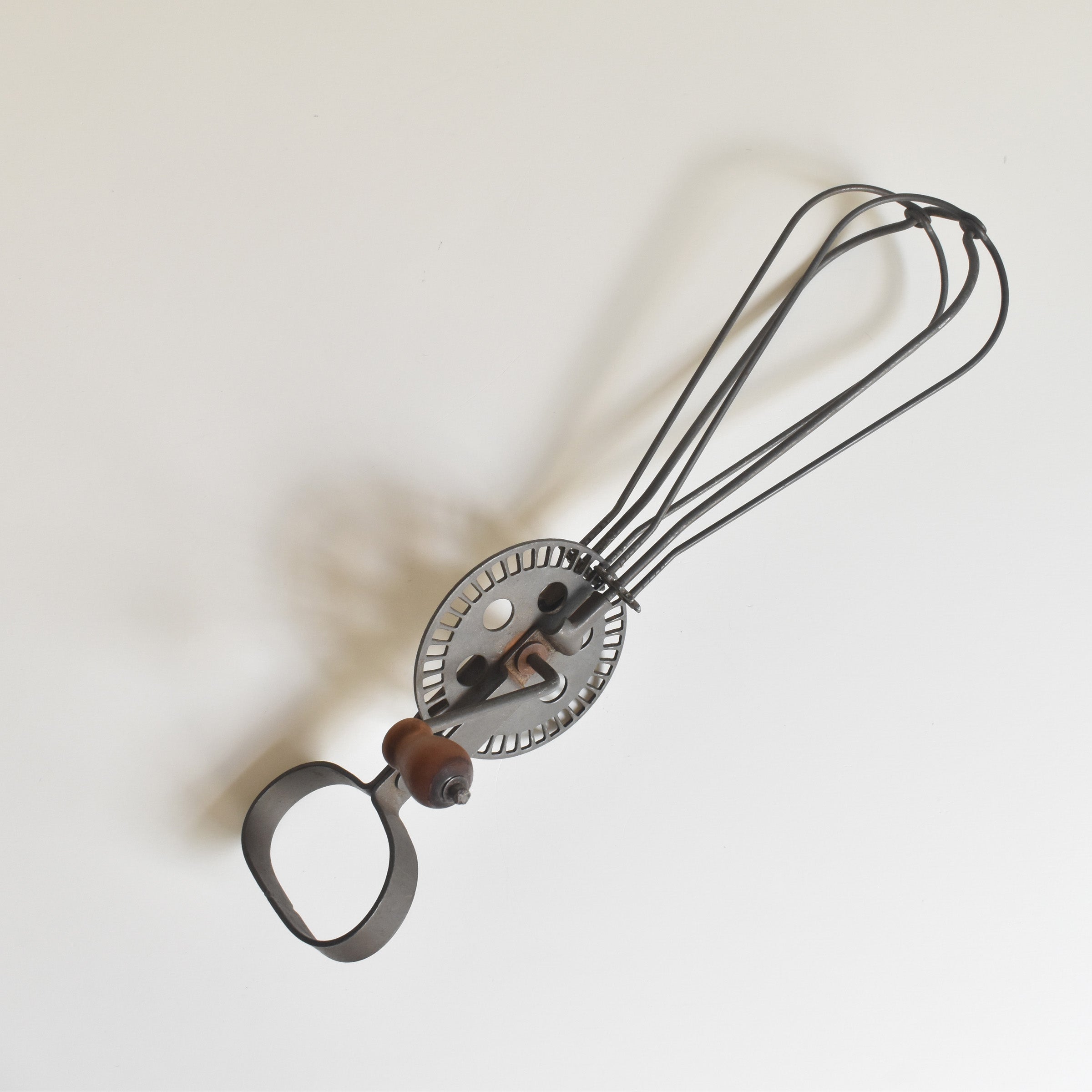 アンティーク泡立て器 A — Loane Interior