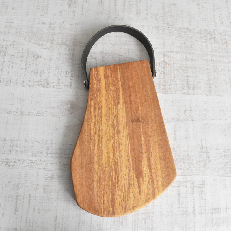 ミニブナカッティングボード 革取っ手付き 21cmx14cm