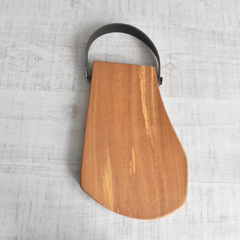 ミニブナカッティングボード 革取っ手付き 21cmx14cm