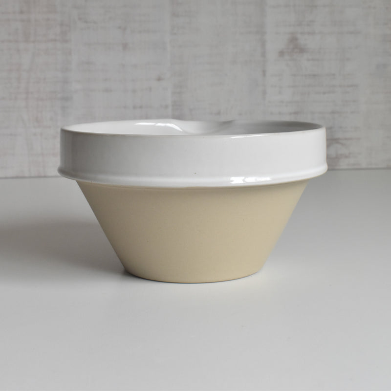 注ぎ口付きボウル N6 ブラン