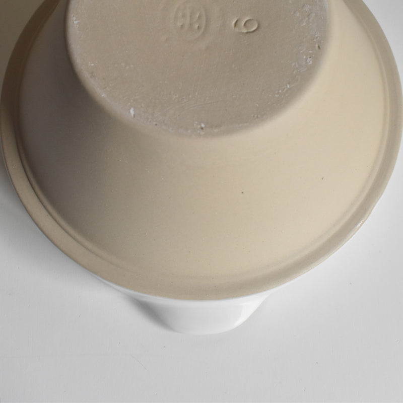 注ぎ口付きボウル N6 ブラン