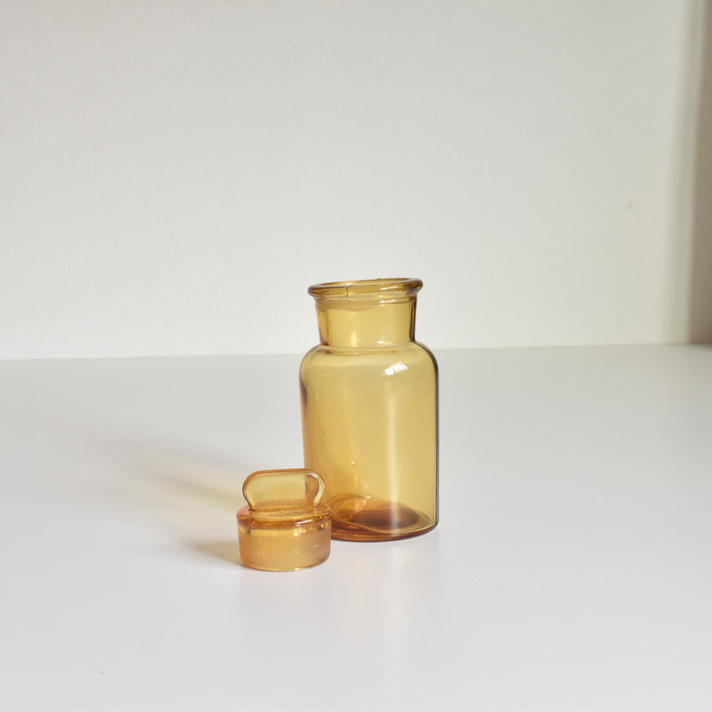 Vintage Apothecary Pot Amber Glass H11.5cm
