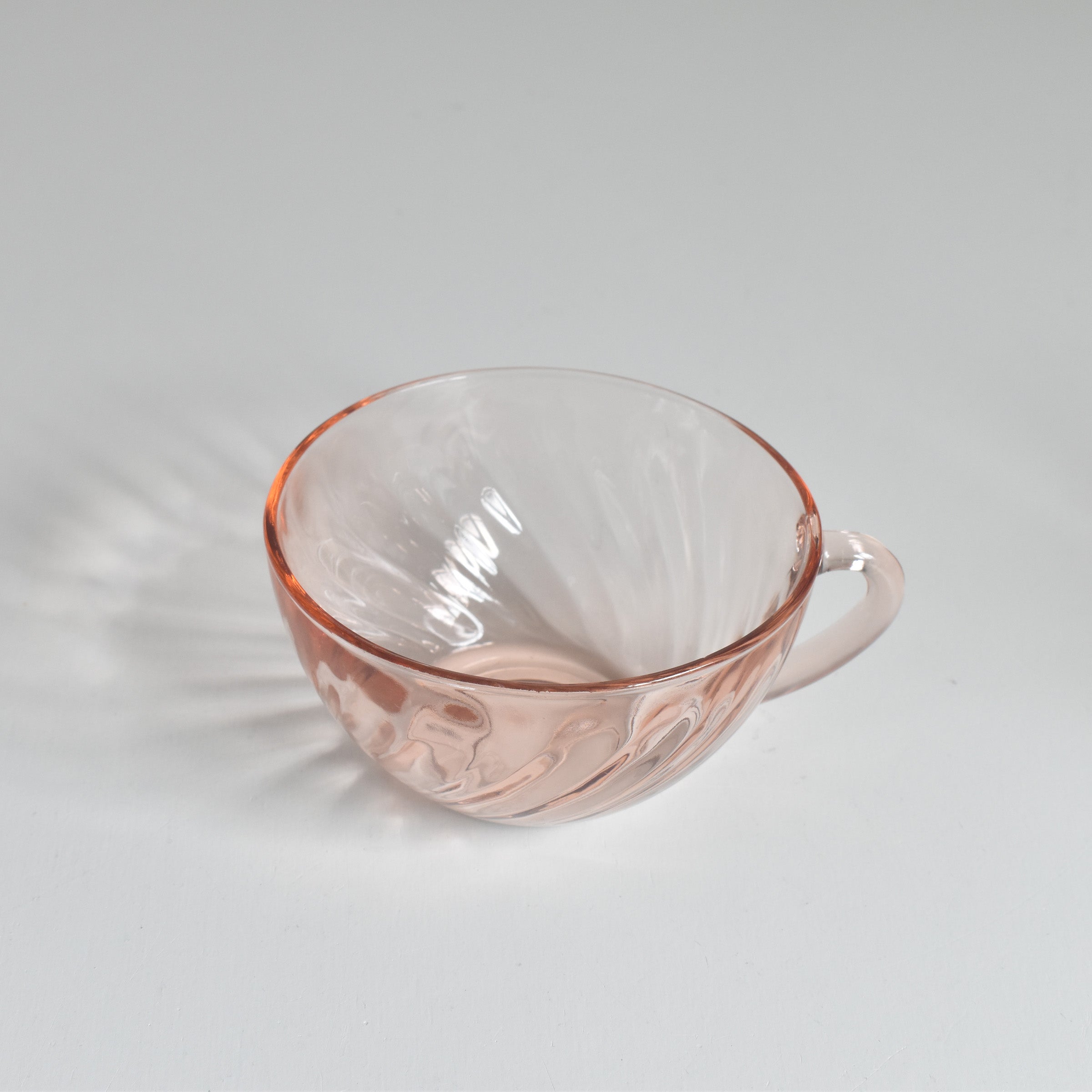 vintage-arcoroc-rosaline-cup-1