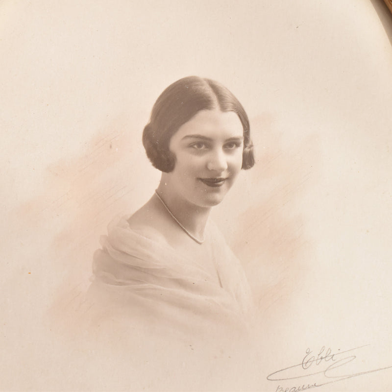 Vintage Oval Frame with Photo