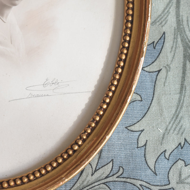 Vintage Oval Frame with Photo