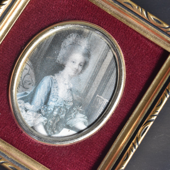 ヴィンテージスモールフレーム 10cm x 10.7cm シルク絵付き C