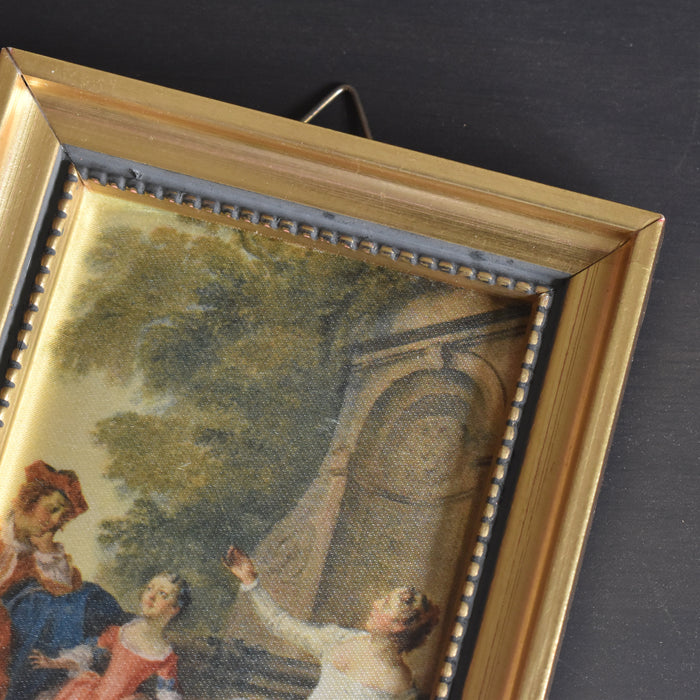 ヴィンテージスモールフレーム 8.5cm x 10.7cm シルク絵付き B