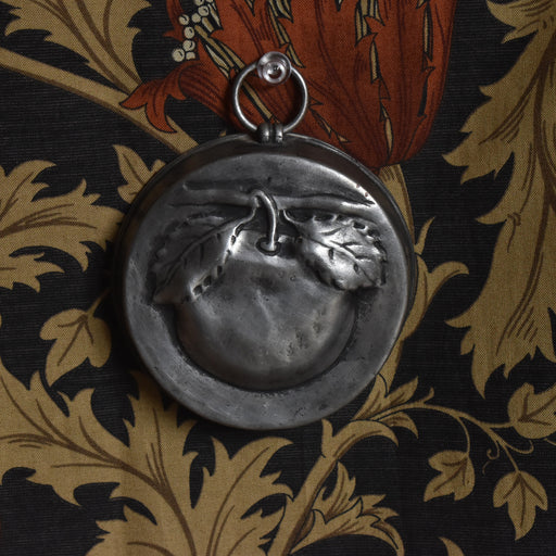 ヴィンテージピューターケーキ型 リンゴ