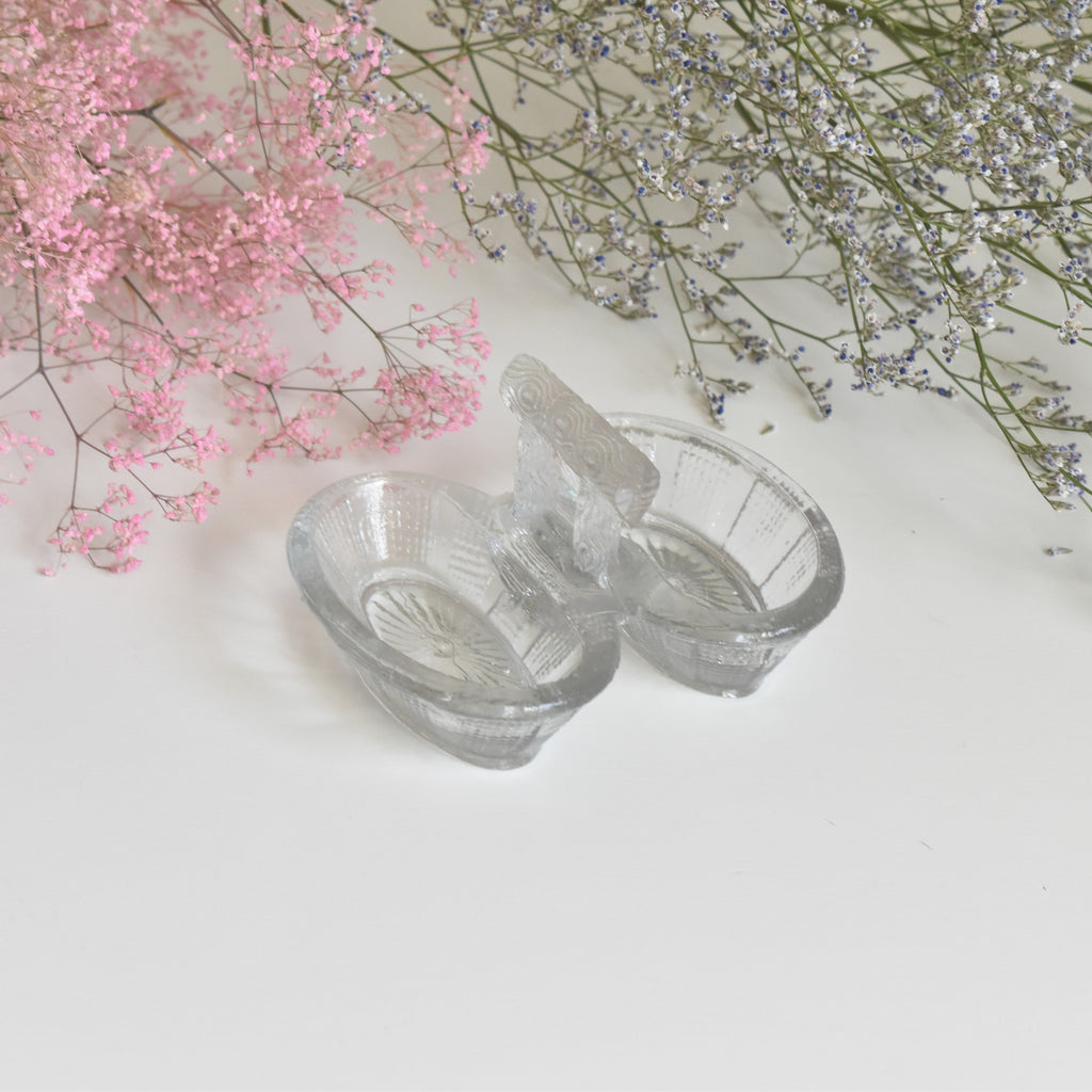 イチゴ ソルト＆ペッパー 昭和レトロ アンティーク　レア物　ガラス アンティーク ガラス製いちご型 ソルト&ペッパー 塩胡椒入れ ソルト