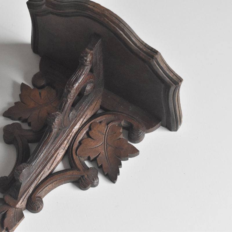 ヴィンテージ　木彫刻のミニ・ウォールコンソール