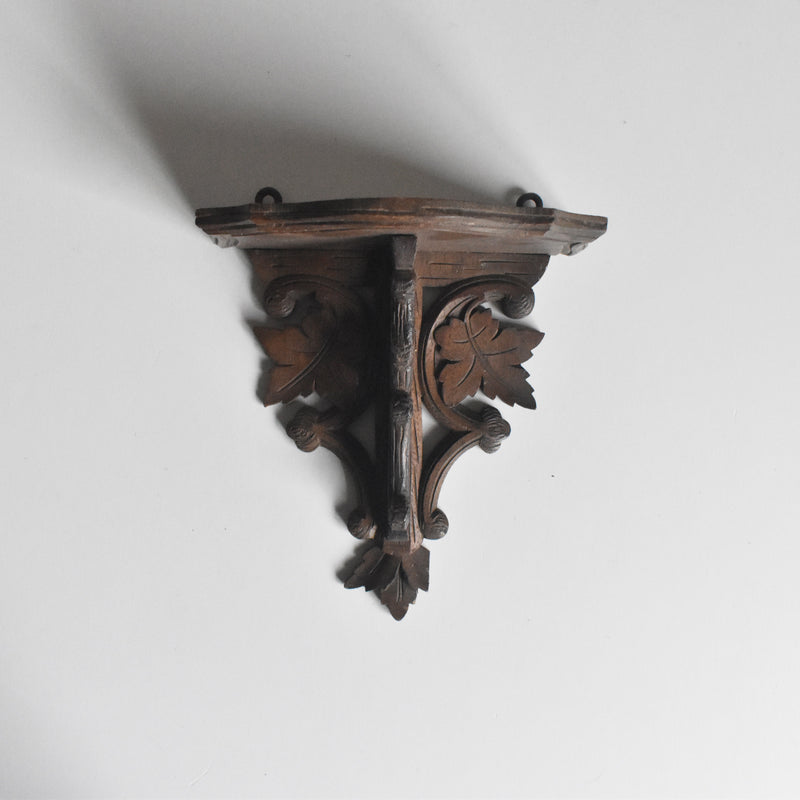 ヴィンテージ　木彫刻のミニ・ウォールコンソール