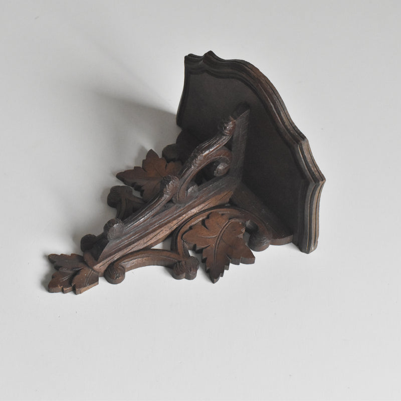 ヴィンテージ　木彫刻のミニ・ウォールコンソール