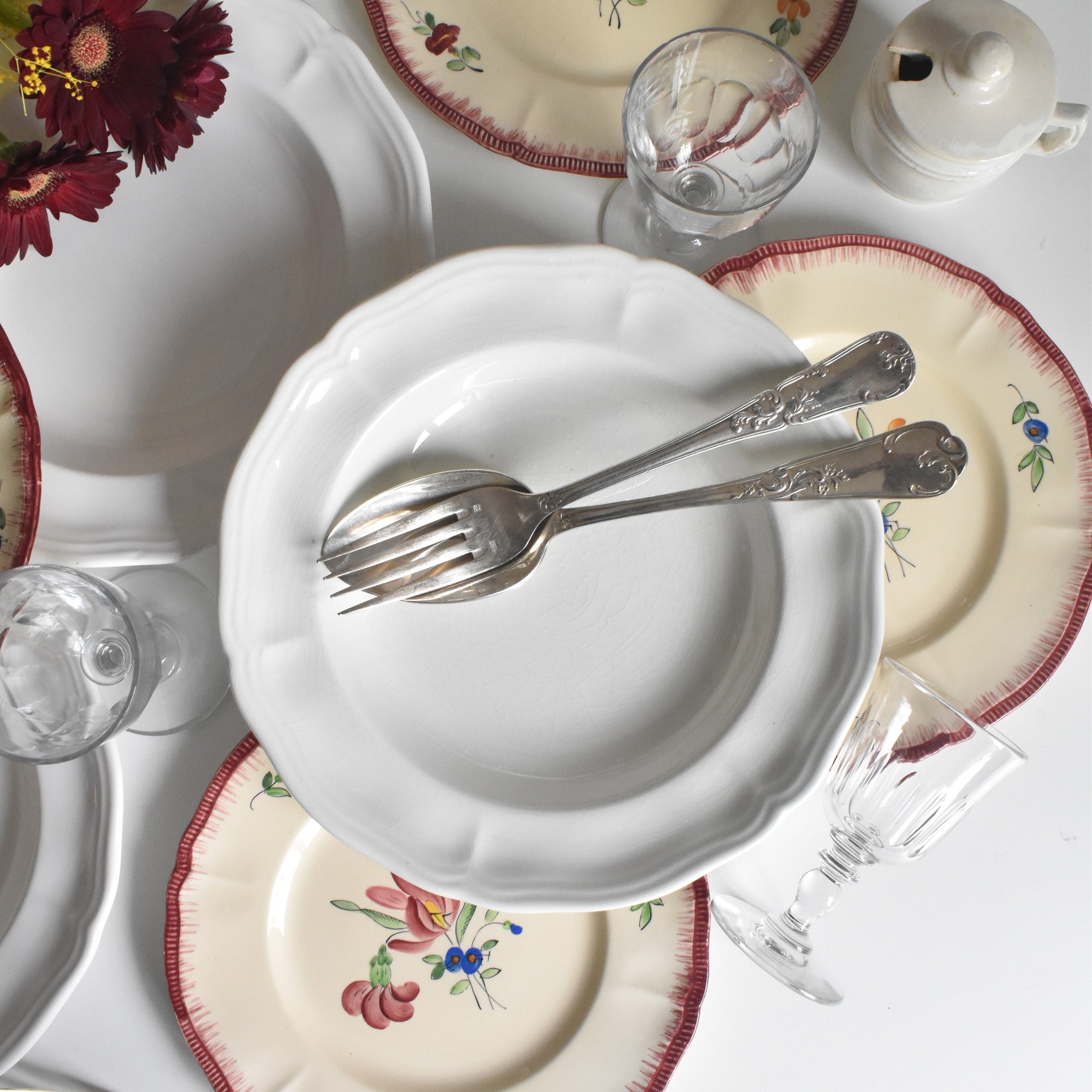 ヴィンテージ深皿 ロンシャン 花リム — Loane Interior