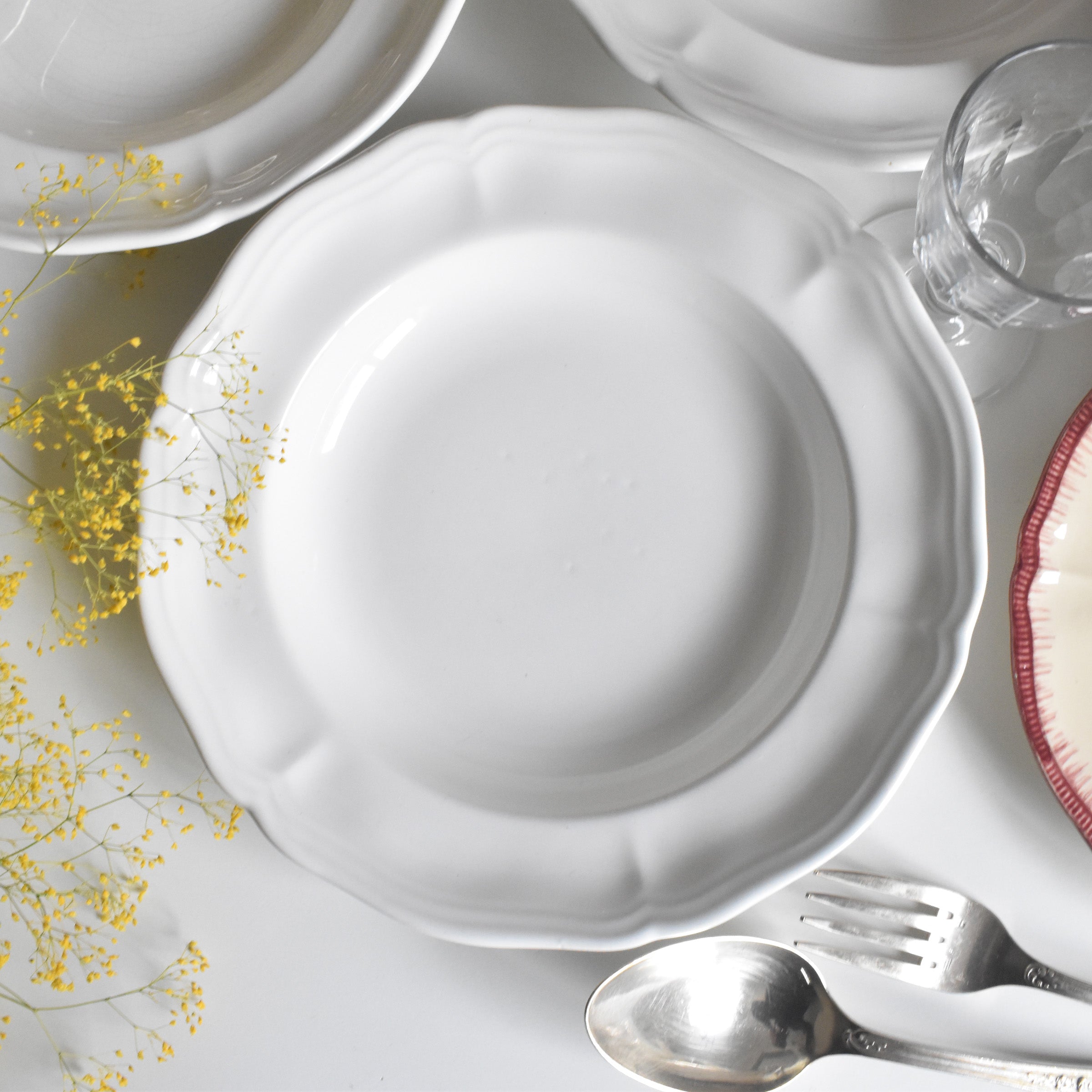 ヴィンテージ深皿 ロンシャン 花リム ホワイト B — Loane Interior