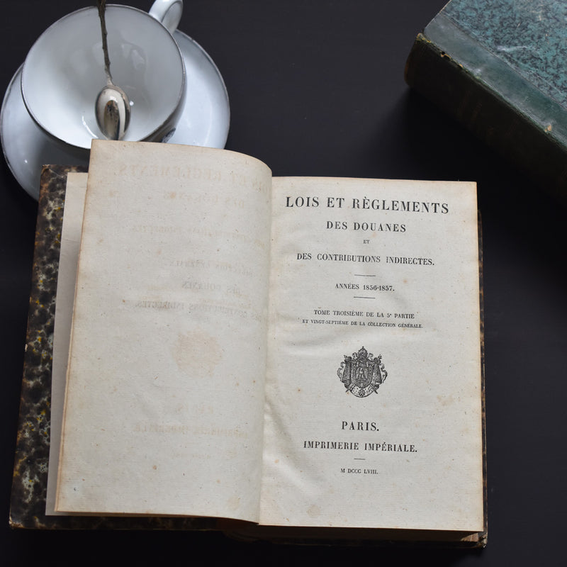 Antique book: Circulaires et Décrets