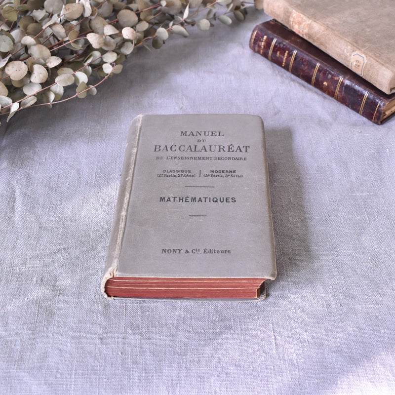 Antique book "Manuel du Baccalauréat"
