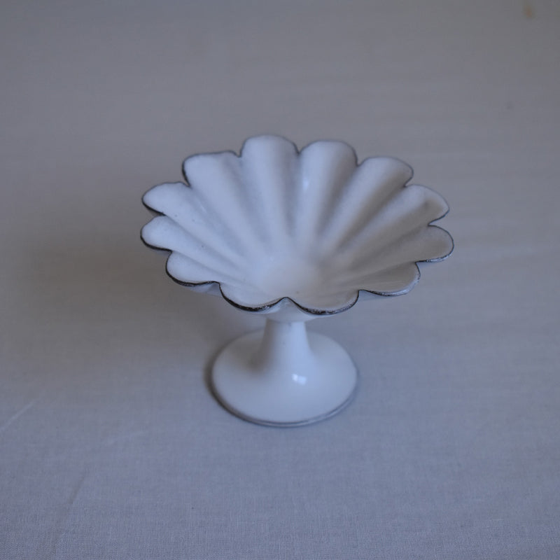 脚付きスモールクープ