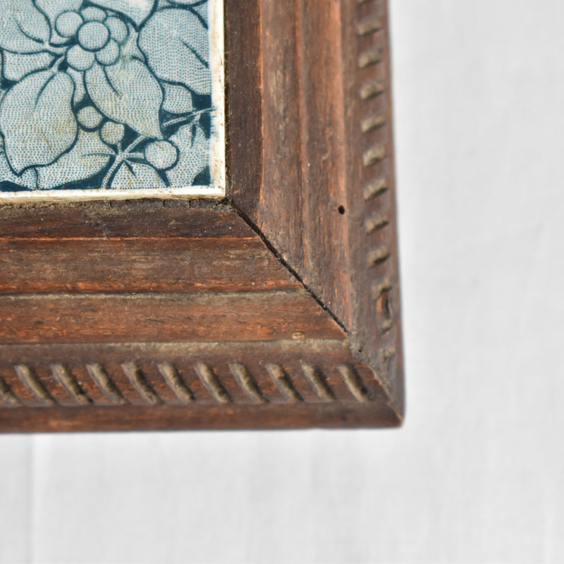 Antique tile trivet - Tulipes