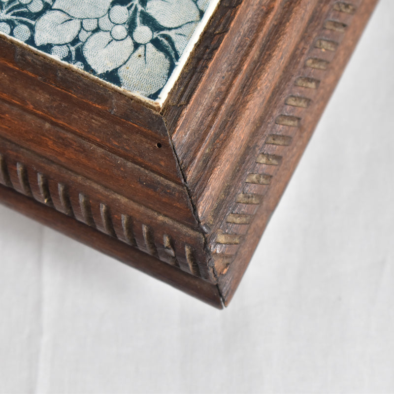 Antique tile trivet - Tulipes