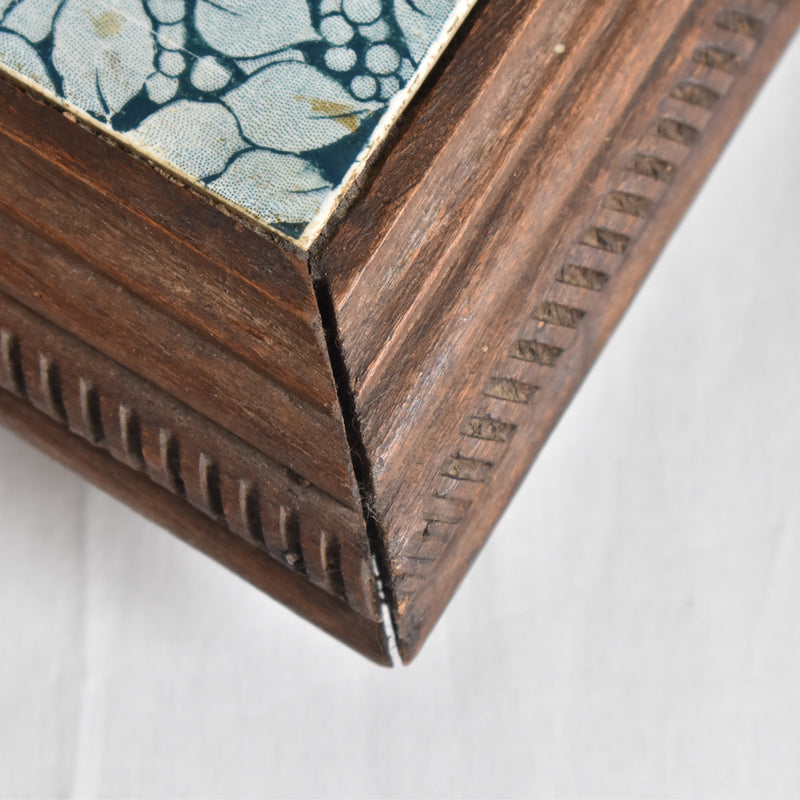 Antique tile trivet - Tulipes
