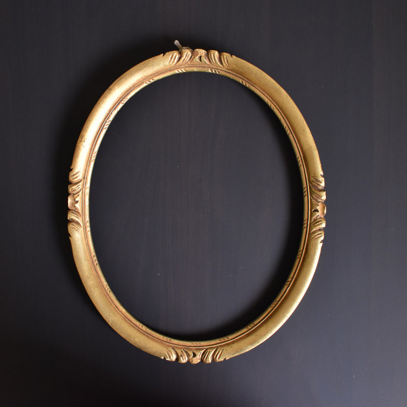 Antique Frame Oval Gold