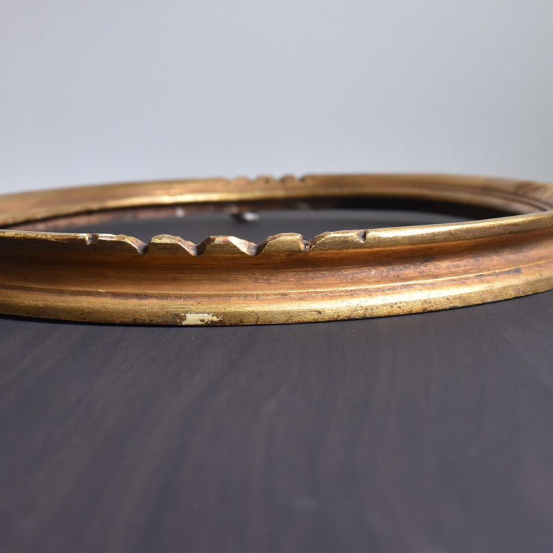 Antique Frame Oval Gold