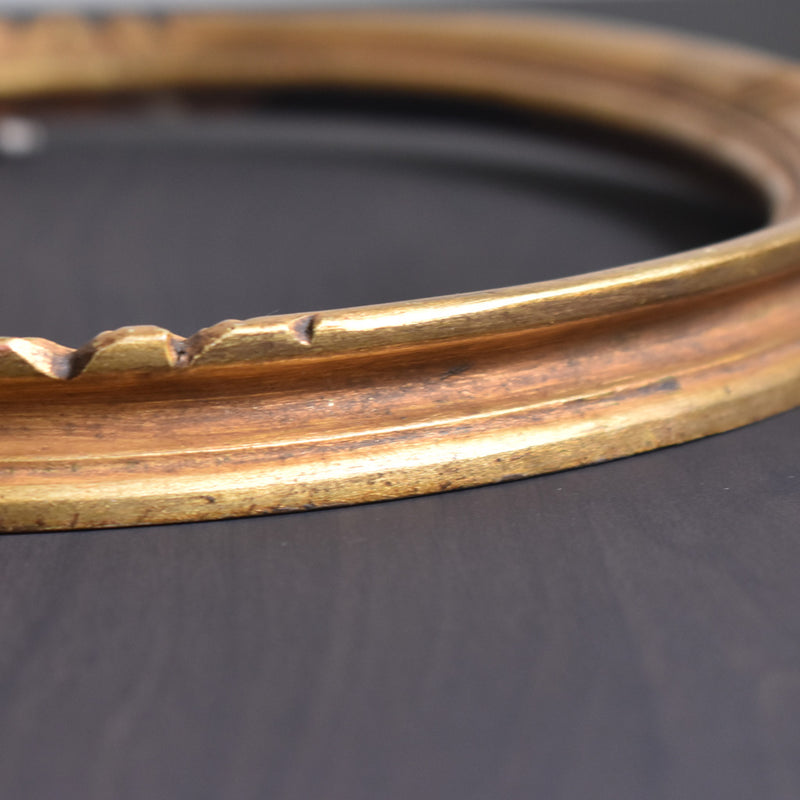 Antique Frame Oval Gold