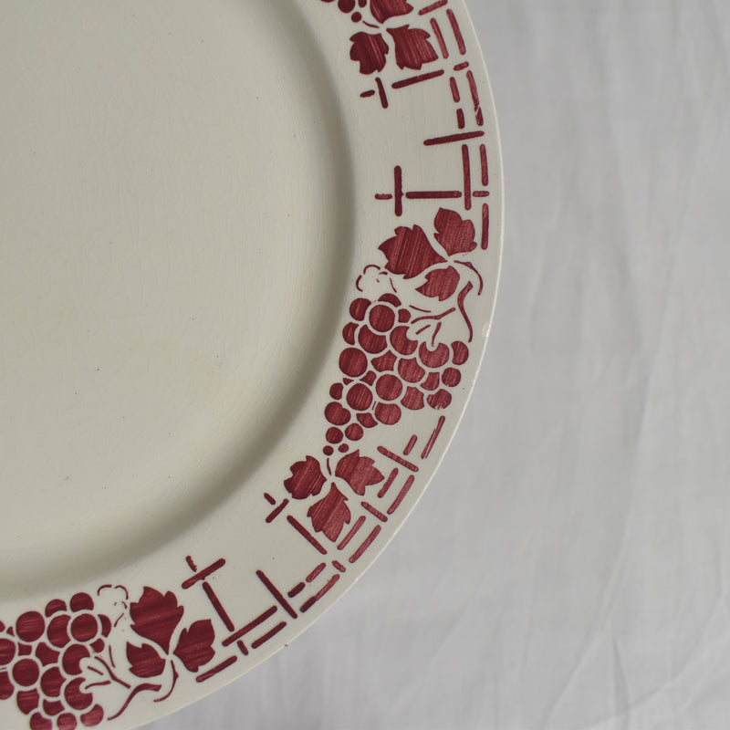 Vintage plate Moulin des Loups Raisin E