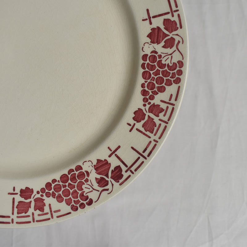 Vintage plate Moulin des Loups Raisin E