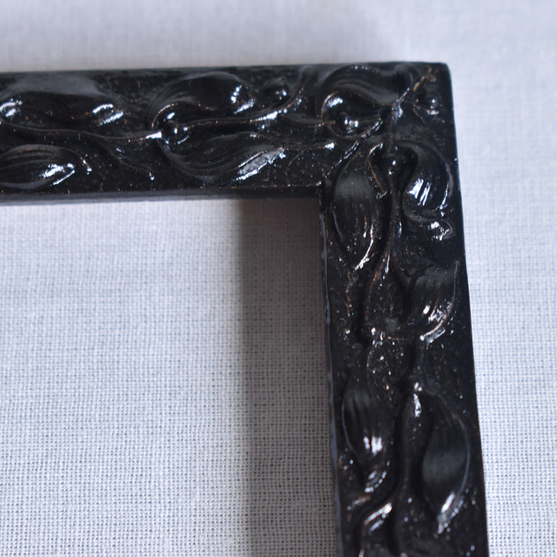 Antique Frame Mistletoe Black