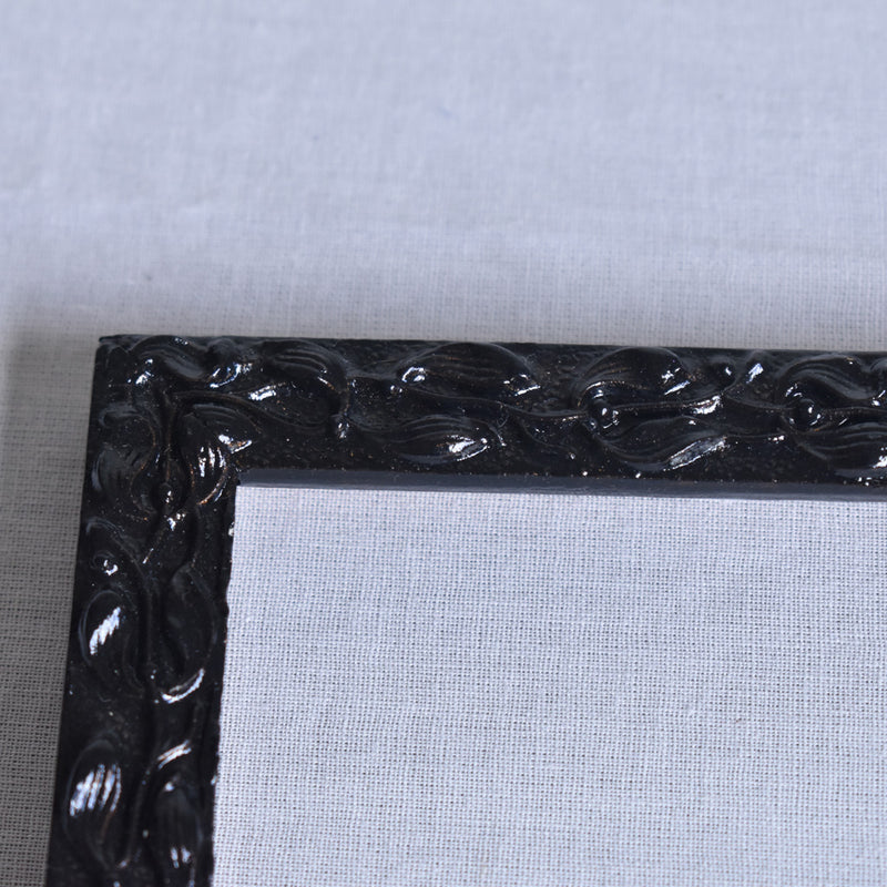 Antique Frame Mistletoe Black