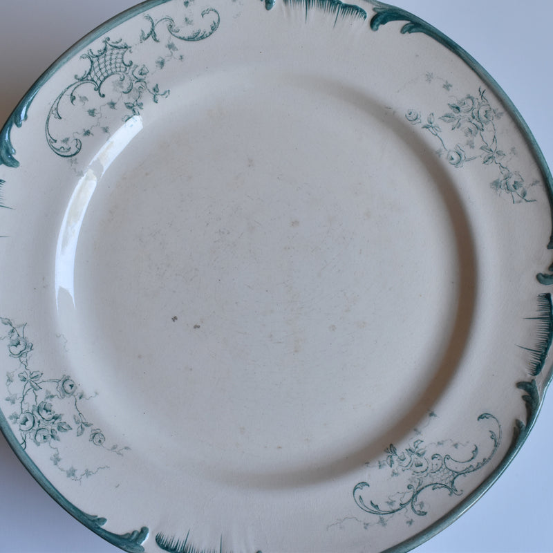 Antique plate, Longchamp, Petite roses C