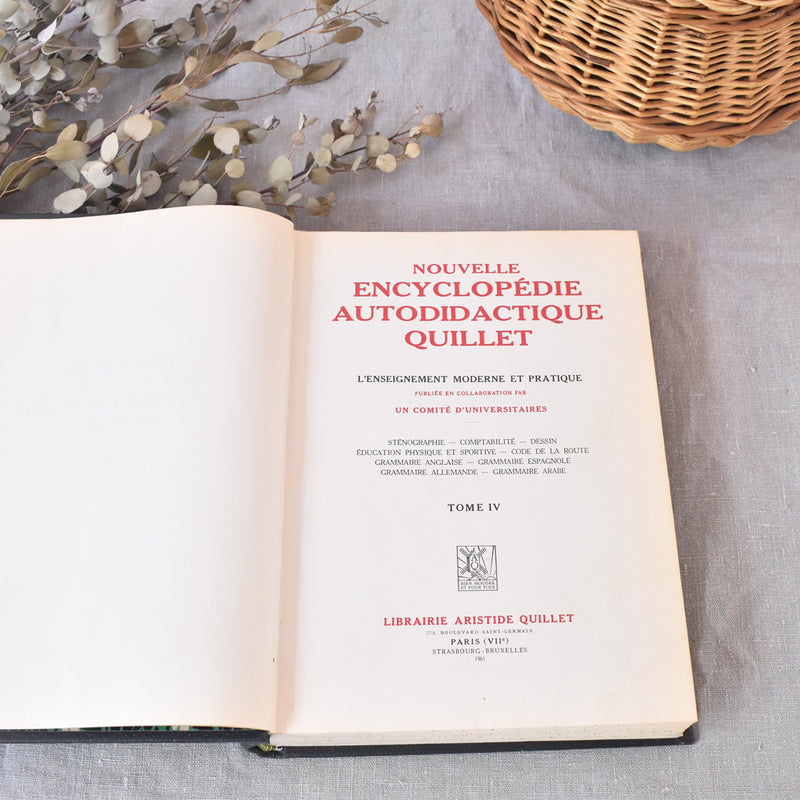 Vintage Encyclopedia: Encyclopédie autodidactique Quillet IV