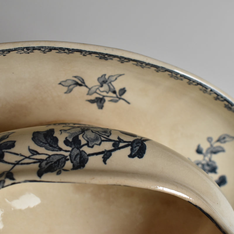 Antique Sauce Boat Digoin & Sarreguemines Favori