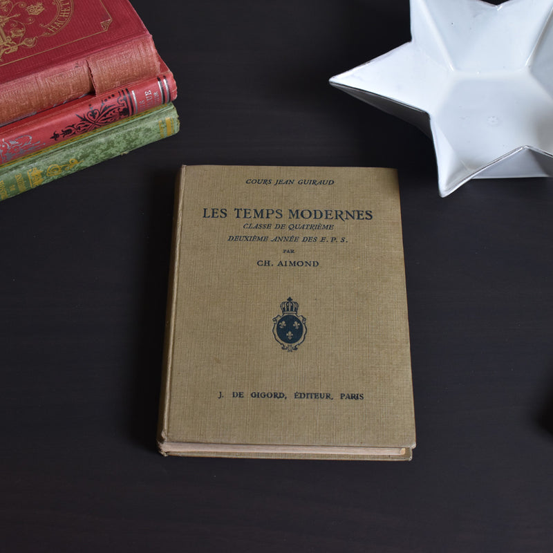 Vintage book: Les Temps Modernes