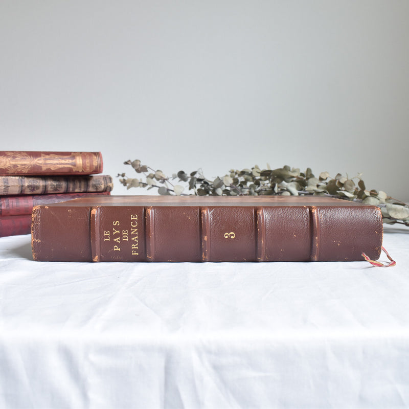 Vintage Book Le Pays de France