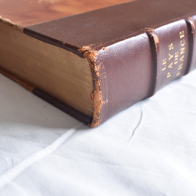 Vintage Book Le Pays de France