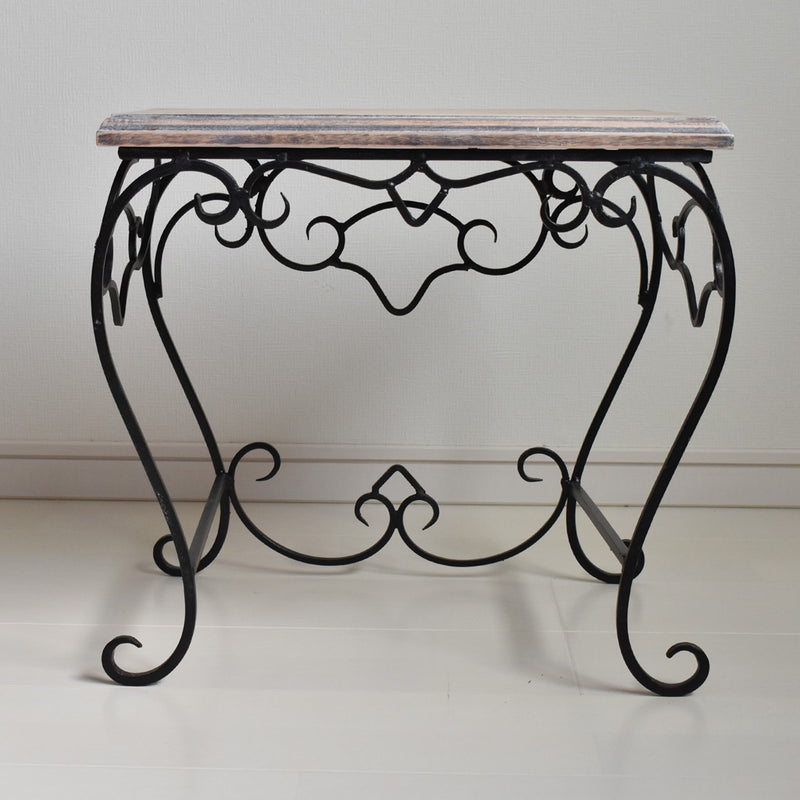 Vintage nesting tables