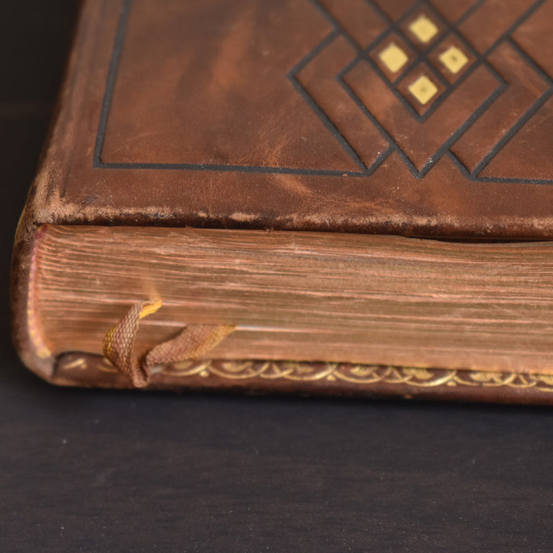 Vintage book: Missel de Christ Roi