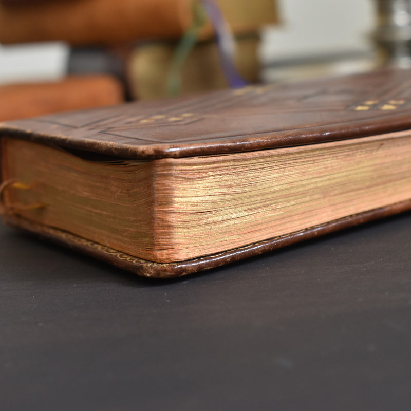 Vintage book: Missel de Christ Roi