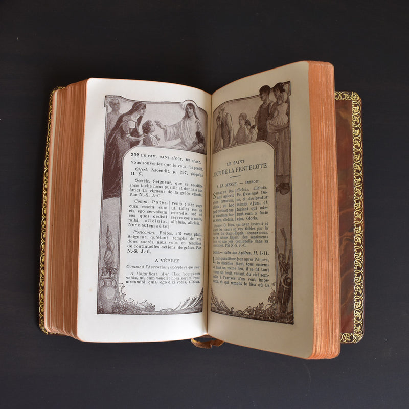 Vintage book: Missel de Christ Roi